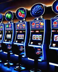 iw1015 မိုဘိုင်းအက်ပ်တွင် Myanmar National League Live Betting နှင့် Slot Games များ ကစားနေသောမြင်ကွင်း